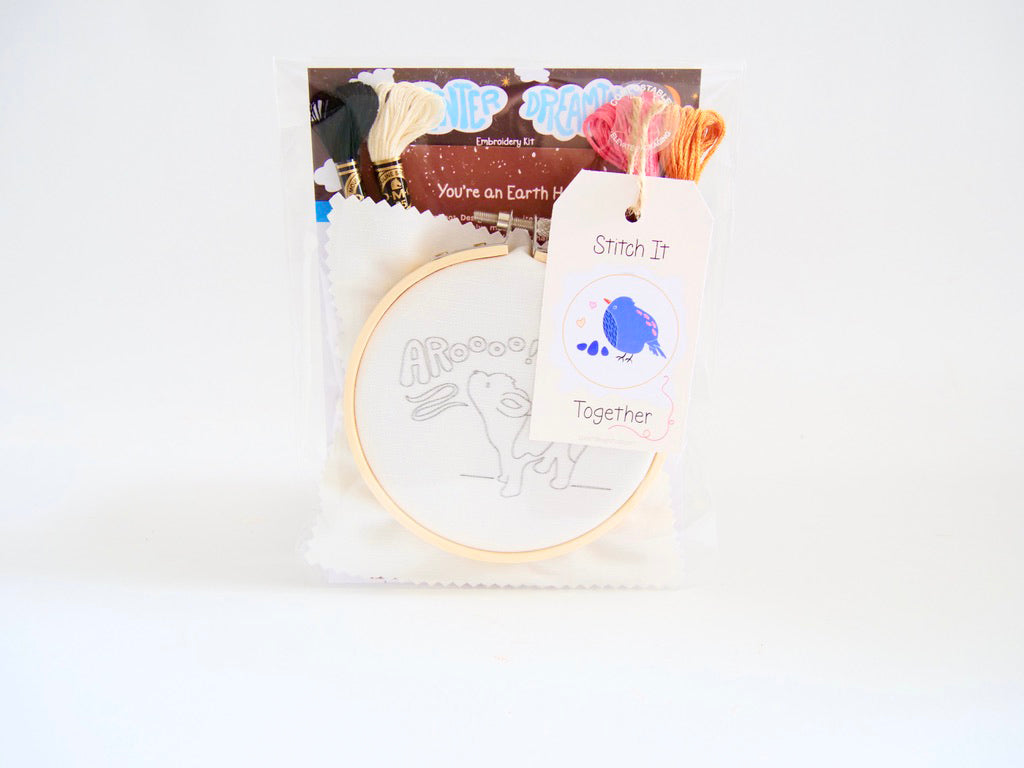 "Aroo!" Adorable Howling Dog Eco-Embroidery Kit (Joyful Threads Winter Dreaming)